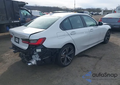 2023 BMW 330I xDrive z USA, uszkodzony, nr VIN 3MW89FF04P8D42793